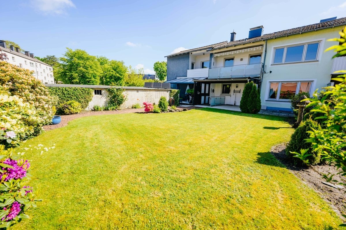 Immobilienangebot - Bi-Sennestadt - Alle - Ruhe, Platz und Potenzial - Reihenmittelhaus mit zwei Wohneinheiten