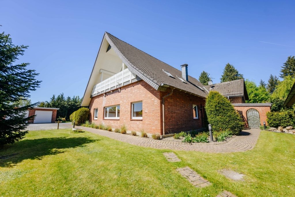 Immobilienangebot - BI-Quelle - Alle - Rarität – Familienhaus mit 3 Einheiten auf traumhaftem Grundstück