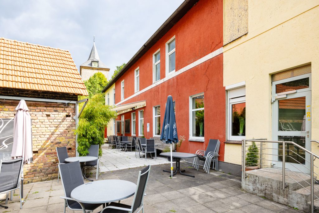 Immobilienangebot - Halle-Hörste - Alle - Traditionsimmobilie mit einem Baugrundstück