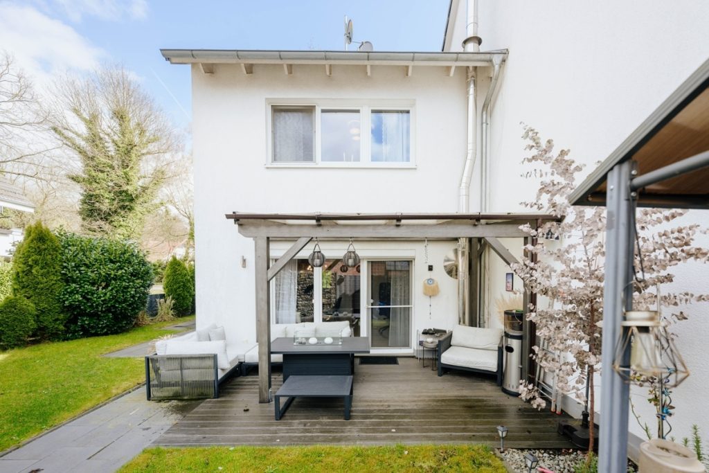 Immobilienangebot - Bielefeld-Senne - Alle - Energetisch aktuell!
Modernes Reihenendhaus mit Erdwärmepumpe