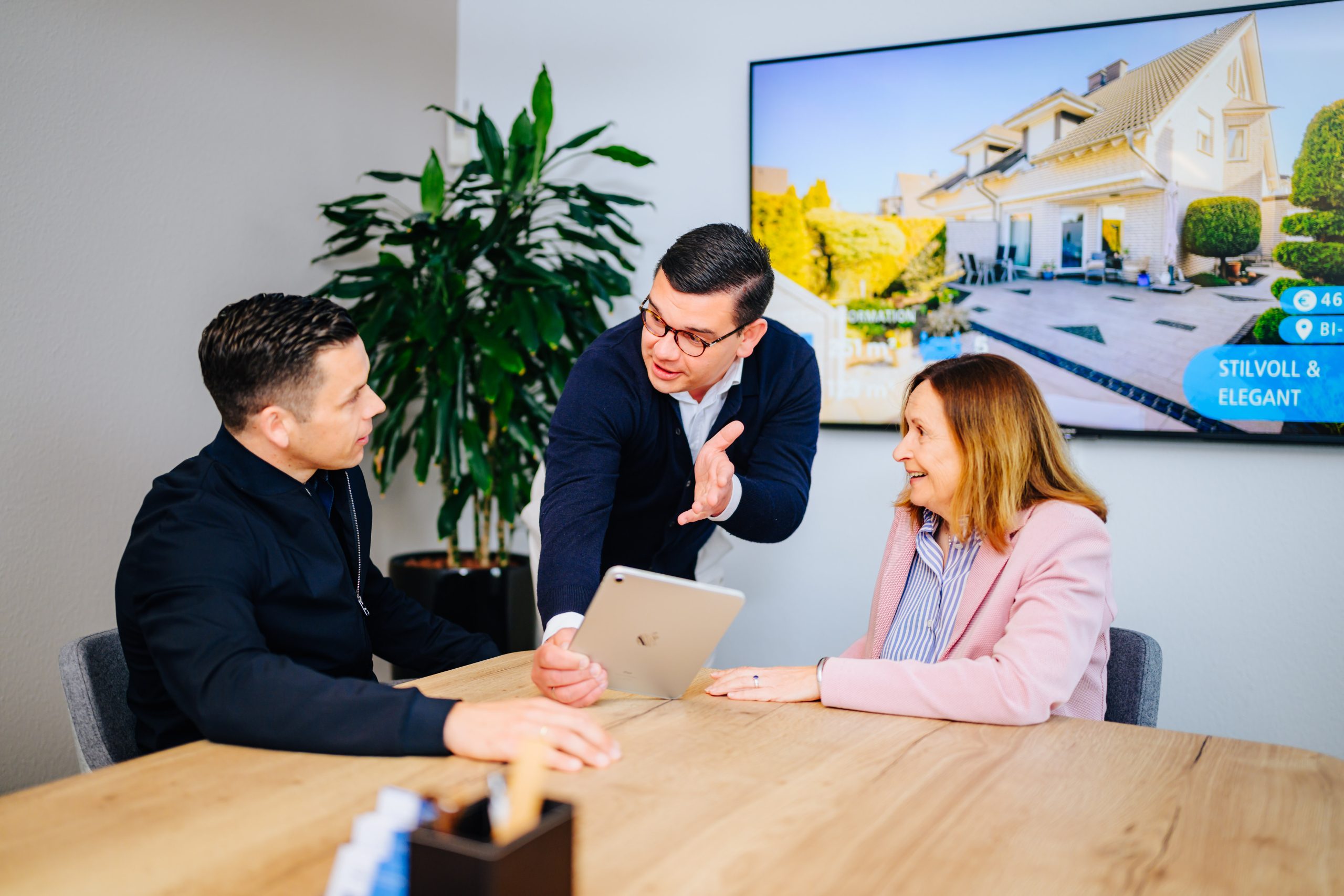 Das Team von Am Buschkamp Immobilien stimmt sich intern zur Preisfindung ab. Das Team von Am Buschkamp Immobilien stimmt sich intern zur Preisfindung ab.