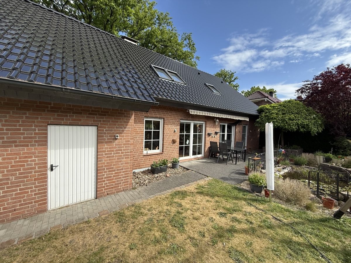 Immobilienangebot - Augustdorf - Alle - Großzügig und modern wohnen
Freistehendes Einfamilienhaus