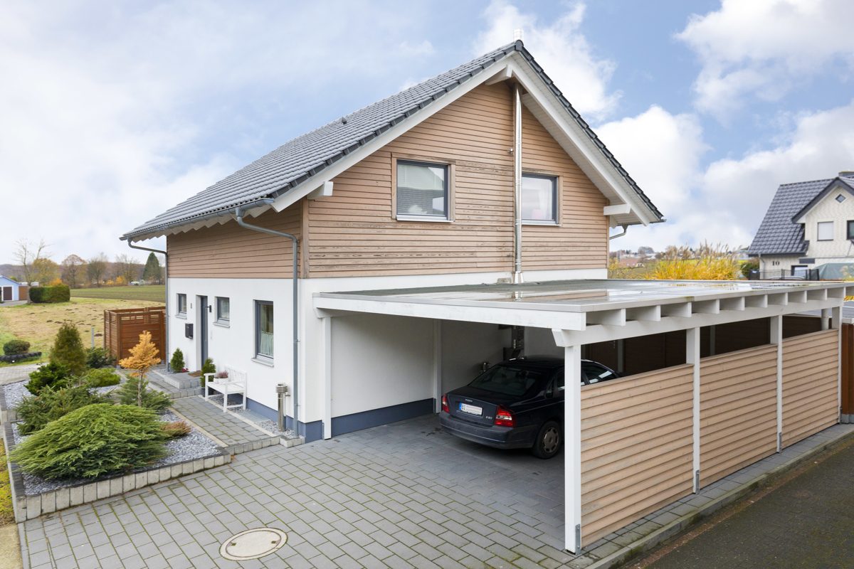 Immobilienangebot - Bielefeld-Altenhagen - Alle - Familienglück!
Junges freistehendes Einfamilienhaus