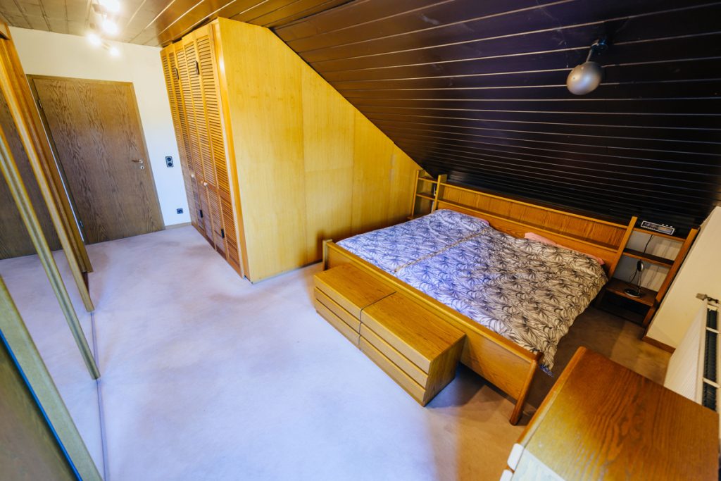 Immobilienangebot - BI-Sennestadt - Alle - Perfekt für die Familie!
Großzügiges Einfamilienhaus auf tollem Grundstück