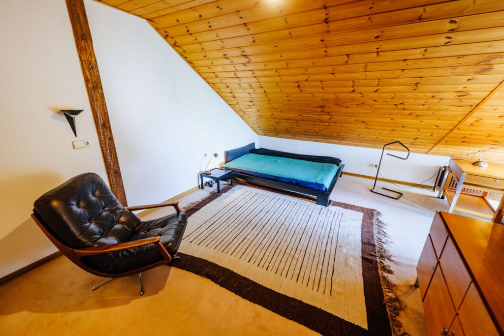 Immobilienangebot - BI-Sennestadt - Alle - Perfekt für die Familie!
Großzügiges Einfamilienhaus auf tollem Grundstück