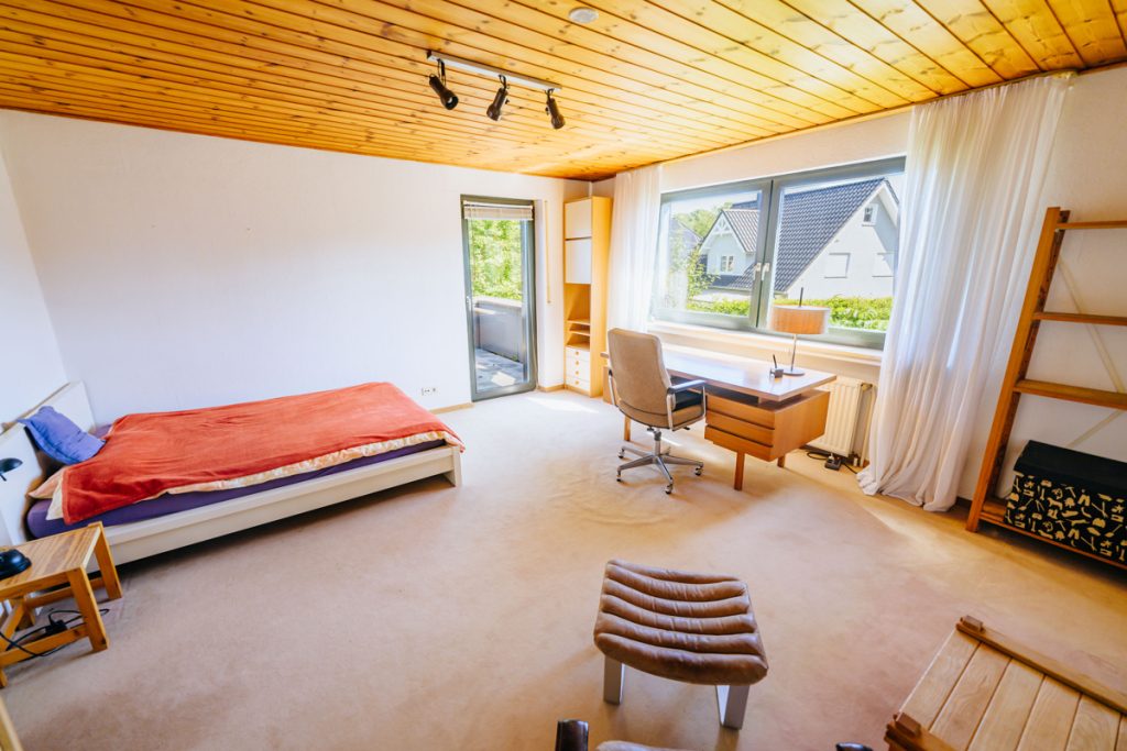 Immobilienangebot - BI-Sennestadt - Alle - Perfekt für die Familie!
Großzügiges Einfamilienhaus auf tollem Grundstück