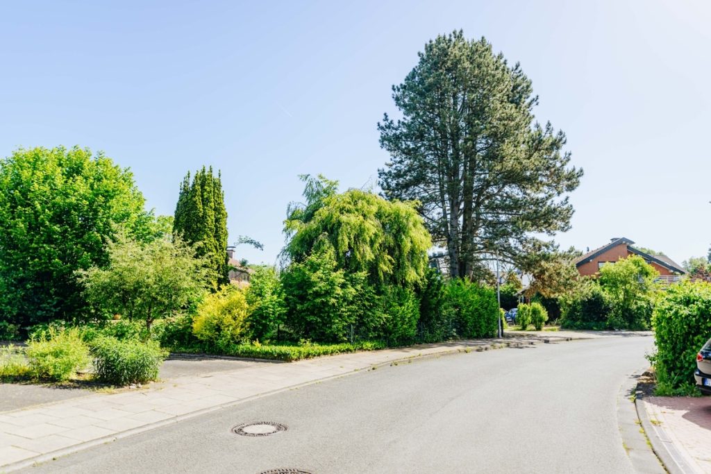 Immobilienangebot - BI-Sennestadt - Alle - Perfekt für die Familie!
Großzügiges Einfamilienhaus auf tollem Grundstück