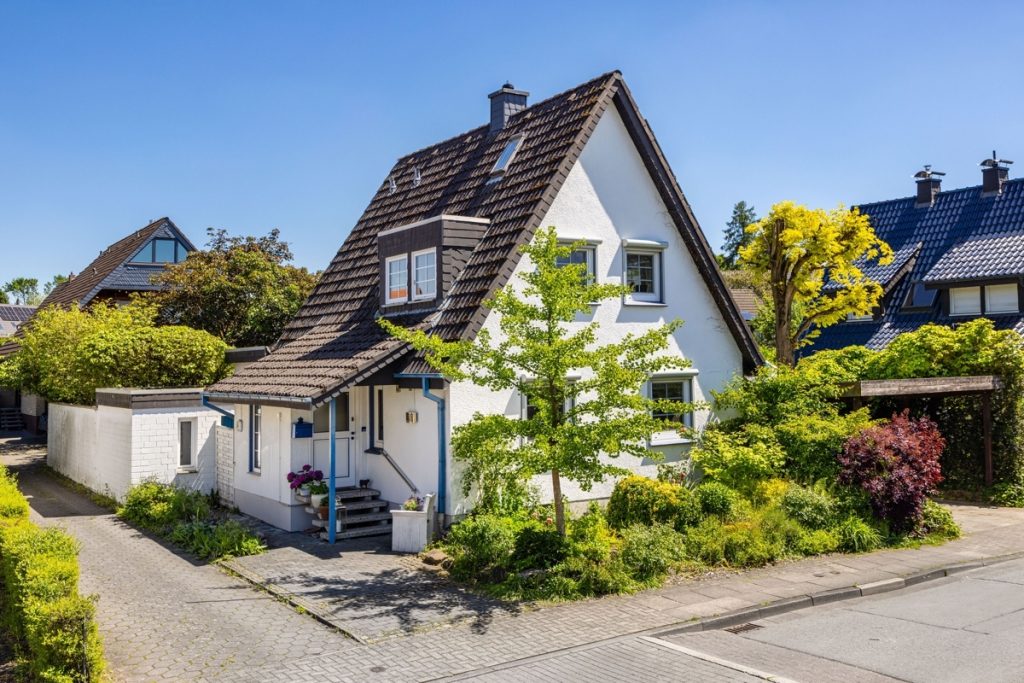 Immobilienangebot - Bielefeld-Brackwede - Alle - Charmant, gemütlich, besonders – ein Haus mit Charakter