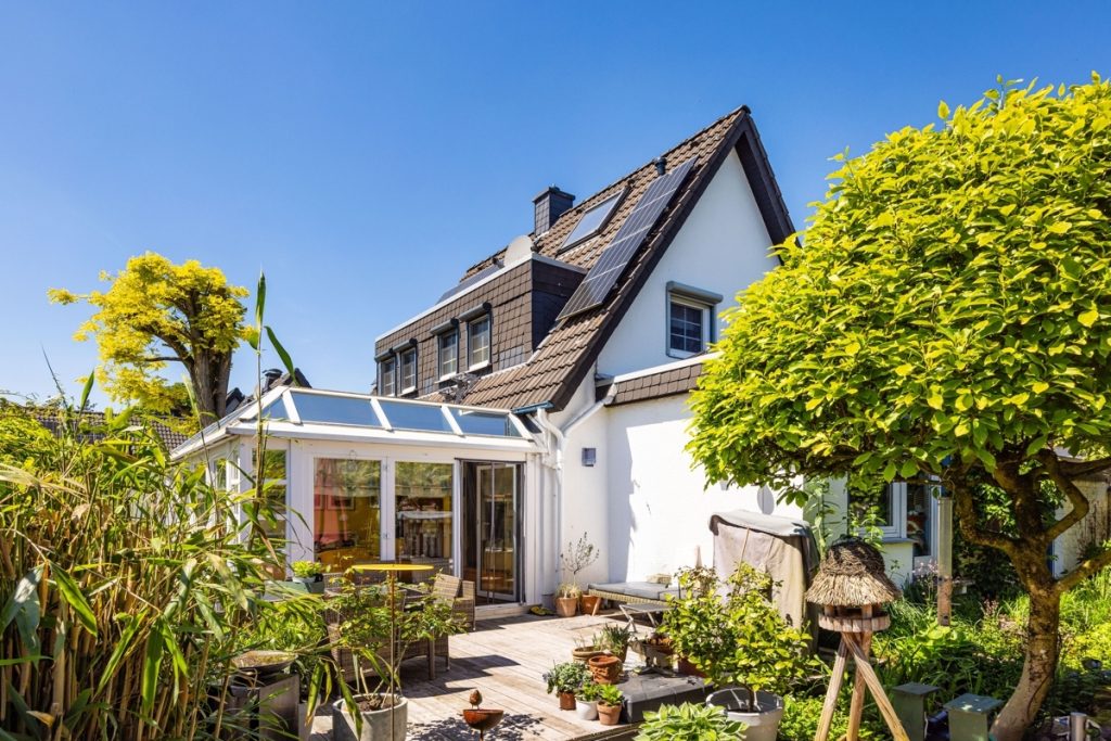 Immobilienangebot - Bielefeld-Brackwede - Alle - Charmant, gemütlich, besonders – ein Haus mit Charakter