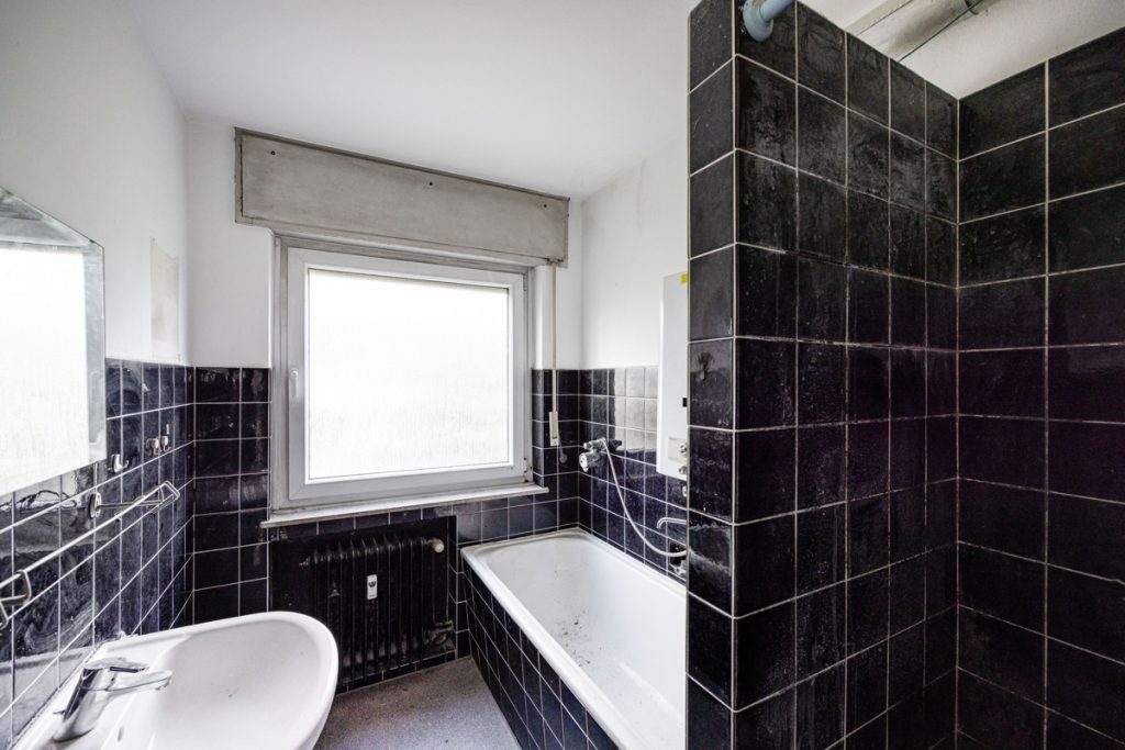 Immobilienangebot - Bielefeld / Brackwede - Alle - Packen Sie es an - 4-Zi.-Eigentumswohnung mit Loggia!