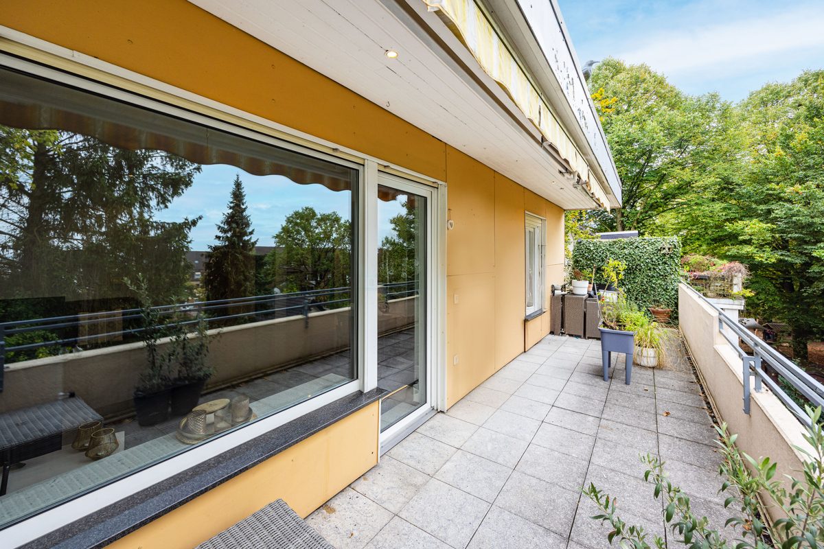 Immobilienangebot - BI-Brackwede - Alle - Licht, Weite & Struktur - Individuell geschnittene Dachgeschosswohnung mit toller Terrasse