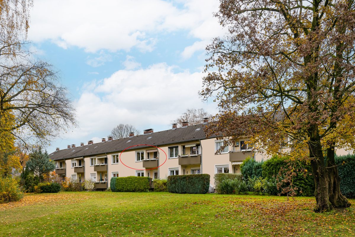 Ansicht Immobilienangebot - BI-Sennestadt - Alle - 3-Zimmer-Eigentumswohnung mit Kamin, Loggia und KFZ-Stellplatz auf Erbpachtgrundstück