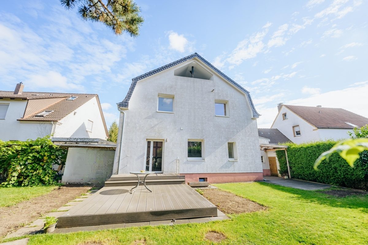 Immobilienangebot - BI-Jöllenbeck - Alle - Großzügiges Einfamilienhaus mit Möglichkeiten zentral in Jöllenbeck