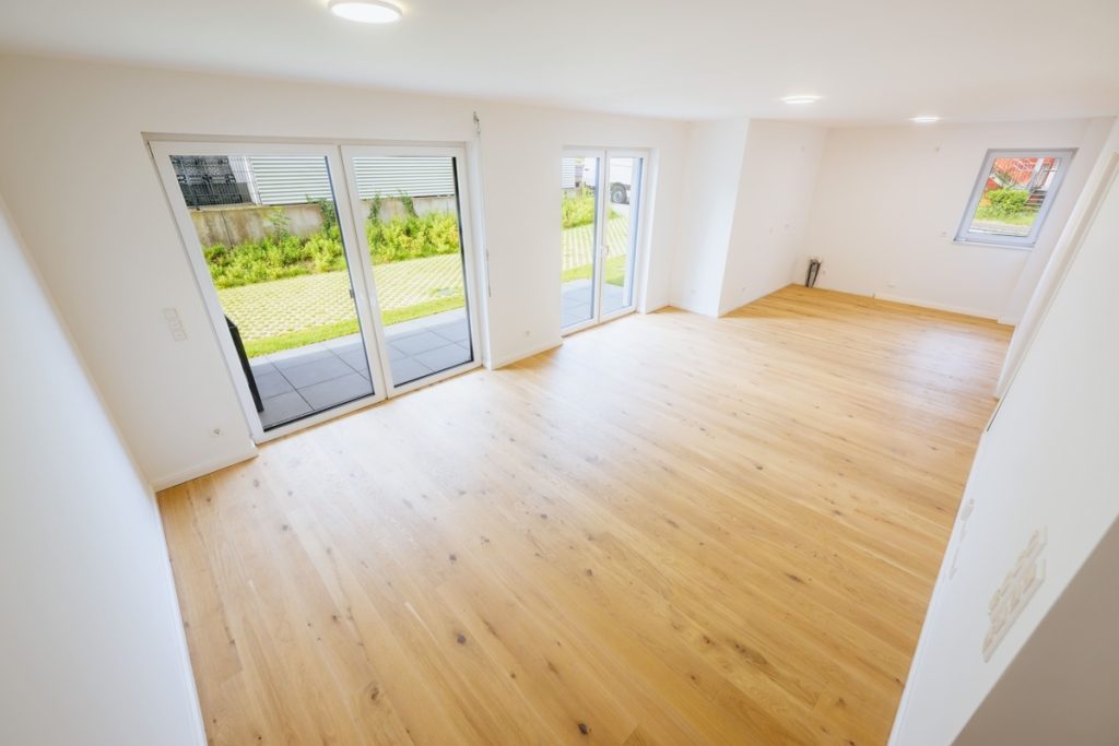Immobilienangebot - Schloß Holte-Stukenbrock - Alle - Neubau-Komfort auf einer Ebene! 2-Zimmer-Eigentumswohnung mit TG-Stellplatz