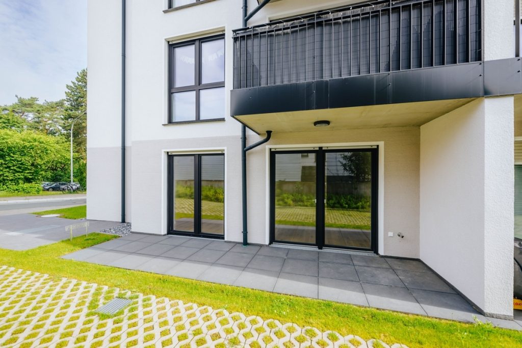 Immobilienangebot - Schloß Holte-Stukenbrock - Alle - Neubau-Komfort auf einer Ebene! 2-Zimmer-Eigentumswohnung mit TG-Stellplatz