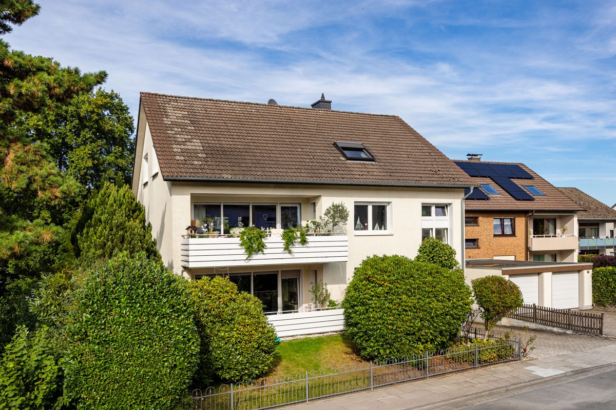 Titelbild Immobilienangebot - BI-Osten - Alle - Seriös vermietetes Dreifamilienhaus