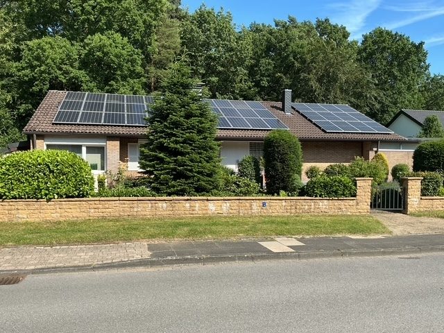 Immobilienangebot - BI-Sennestadt - Alle - Bungalow mit Einliegerwohnung am Park