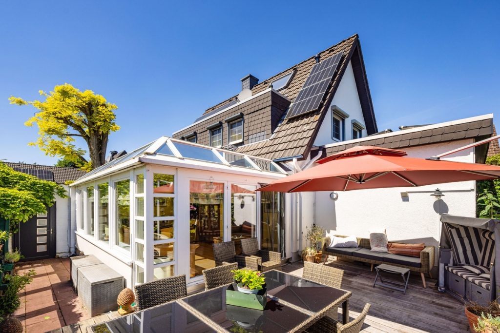 Immobilienangebot - Bielefeld-Brackwede - Alle - Charmant, gemütlich, besonders – ein Haus mit Charakter