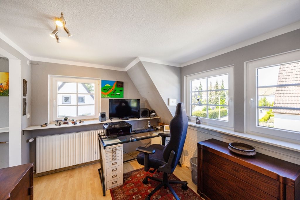 Immobilienangebot - Bielefeld-Brackwede - Alle - Charmant, gemütlich, besonders – ein Haus mit Charakter
