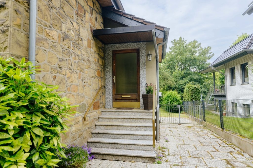 Immobilienangebot - Bad Salzuflen - Wüsten - Alle - Für eigene Wege! Charaktervolles Bruchsteinhaus im Außenbereich