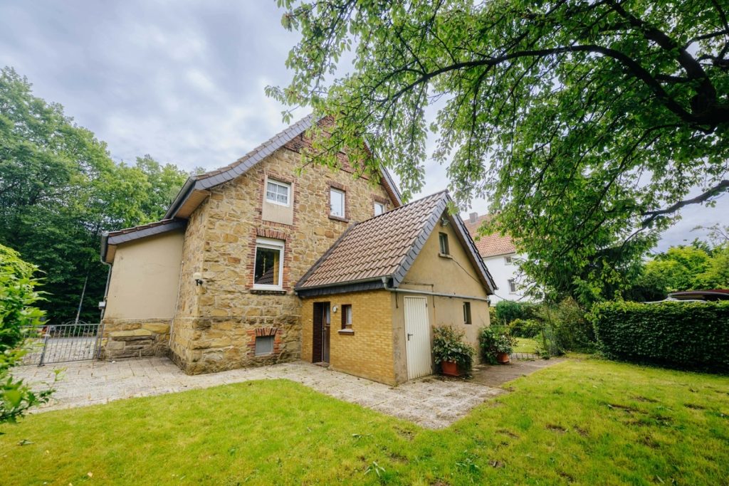 Immobilienangebot - Bad Salzuflen - Wüsten - Alle - Für eigene Wege! Charaktervolles Bruchsteinhaus im Außenbereich