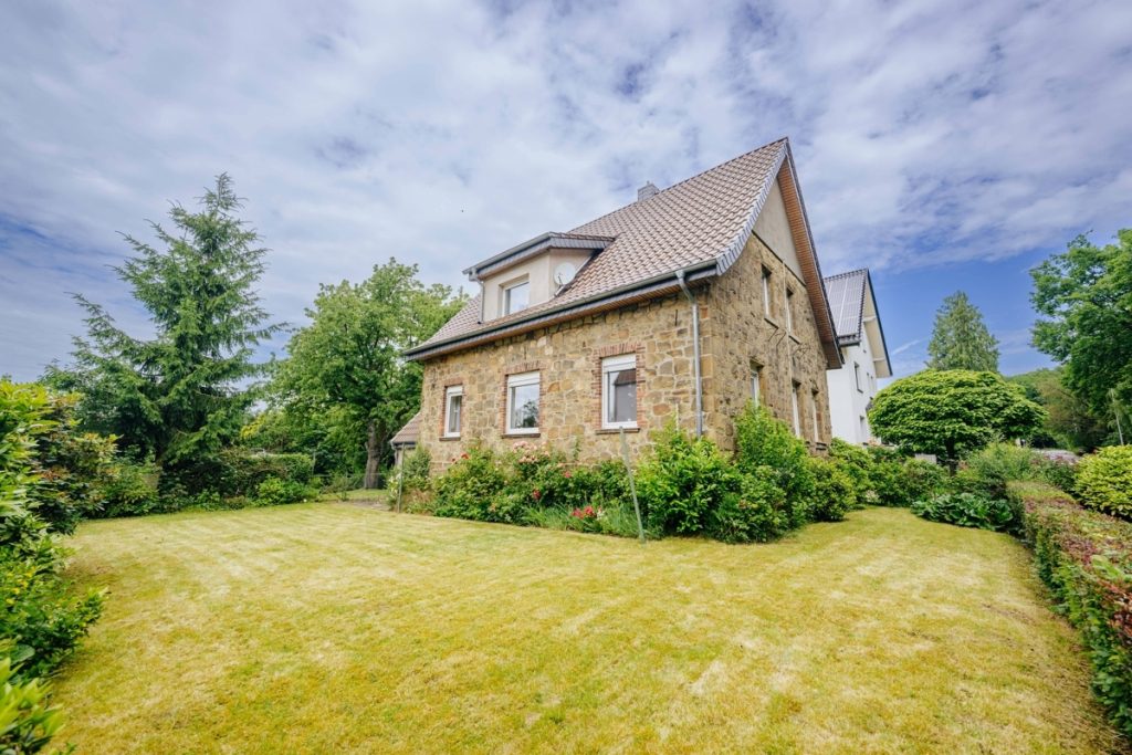 Immobilienangebot - Bad Salzuflen - Wüsten - Alle - Für eigene Wege! Charaktervolles Bruchsteinhaus im Außenbereich