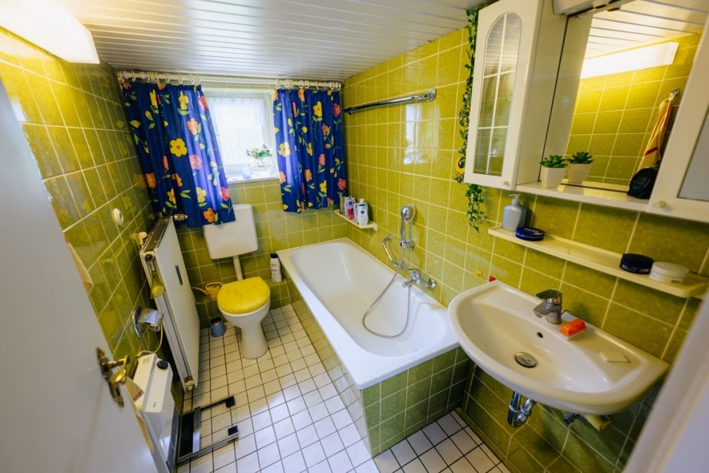 Immobilienangebot - Bad Salzuflen - Wüsten - Alle - Für eigene Wege! Charaktervolles Bruchsteinhaus im Außenbereich