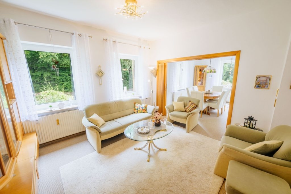 Immobilienangebot - Bad Salzuflen - Wüsten - Alle - Für eigene Wege! Charaktervolles Bruchsteinhaus im Außenbereich