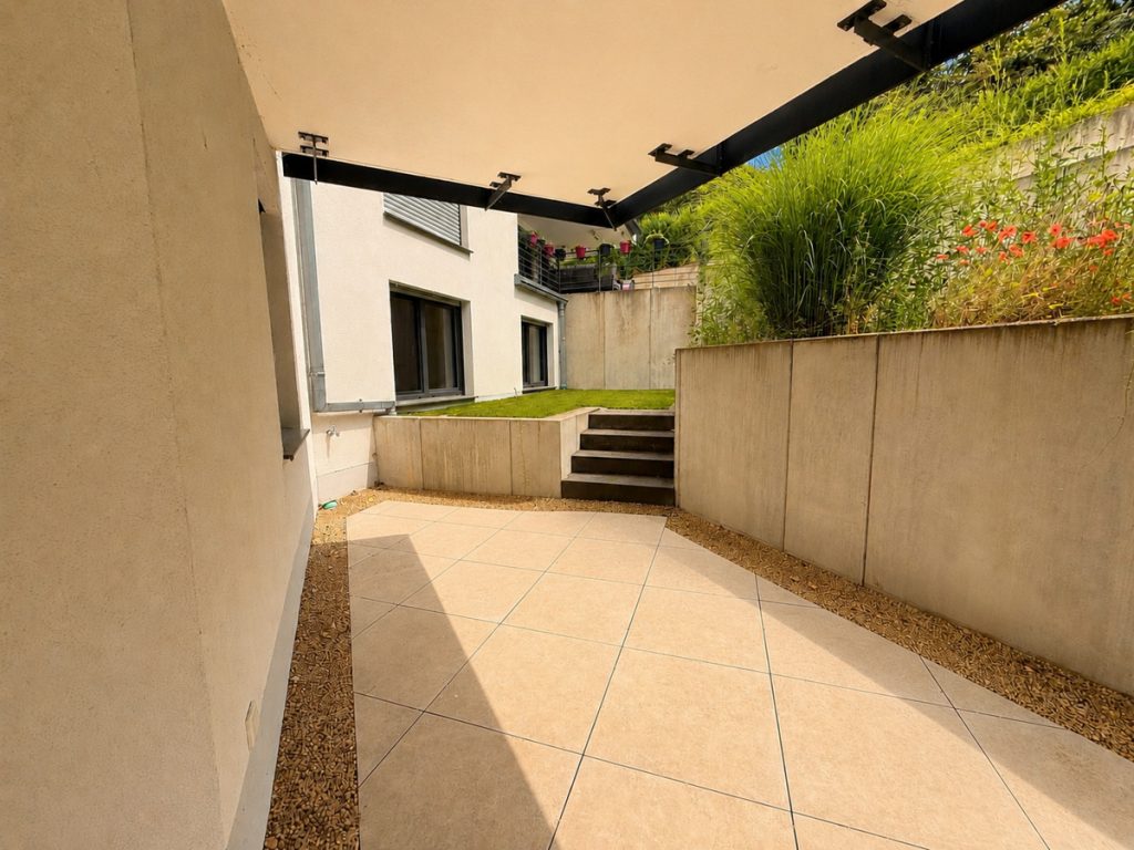 Immobilienangebot - Bad Salzuflen - Wüsten - Alle - Modernes Wohnen mit Gartenkomfort – Stilvolle 4-Zimmer-Mietwohnung im Erdgeschoss