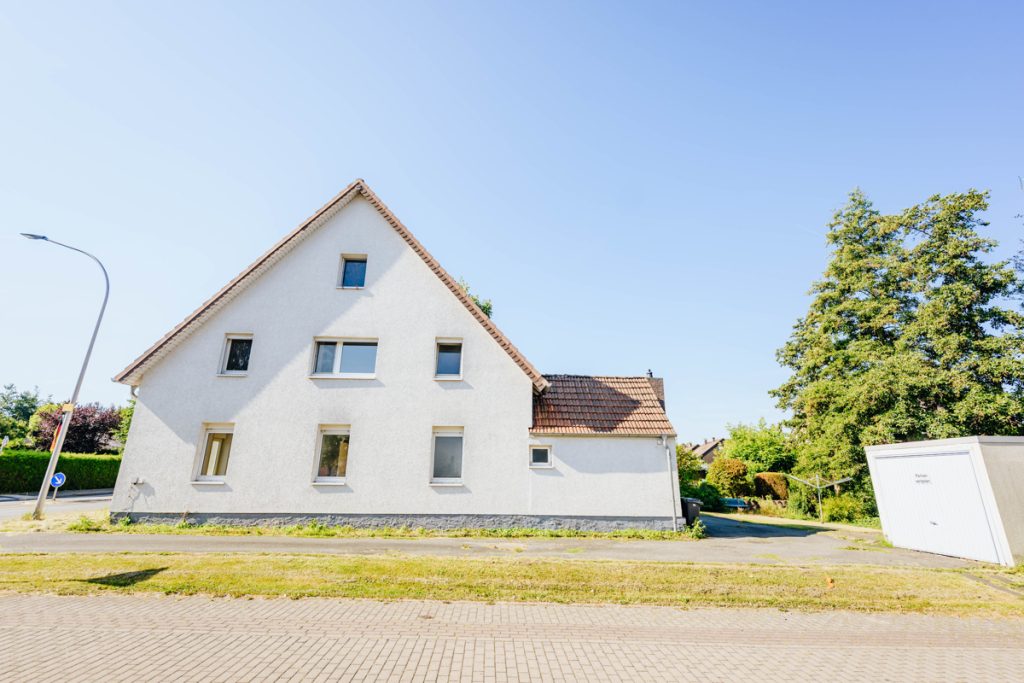 Immobilienangebot - Leopoldshöhe / Asemissen - Alle - Zwei Wohneinheiten, viele Chancen – attraktive Immobilie mit Entwicklungspotenzial