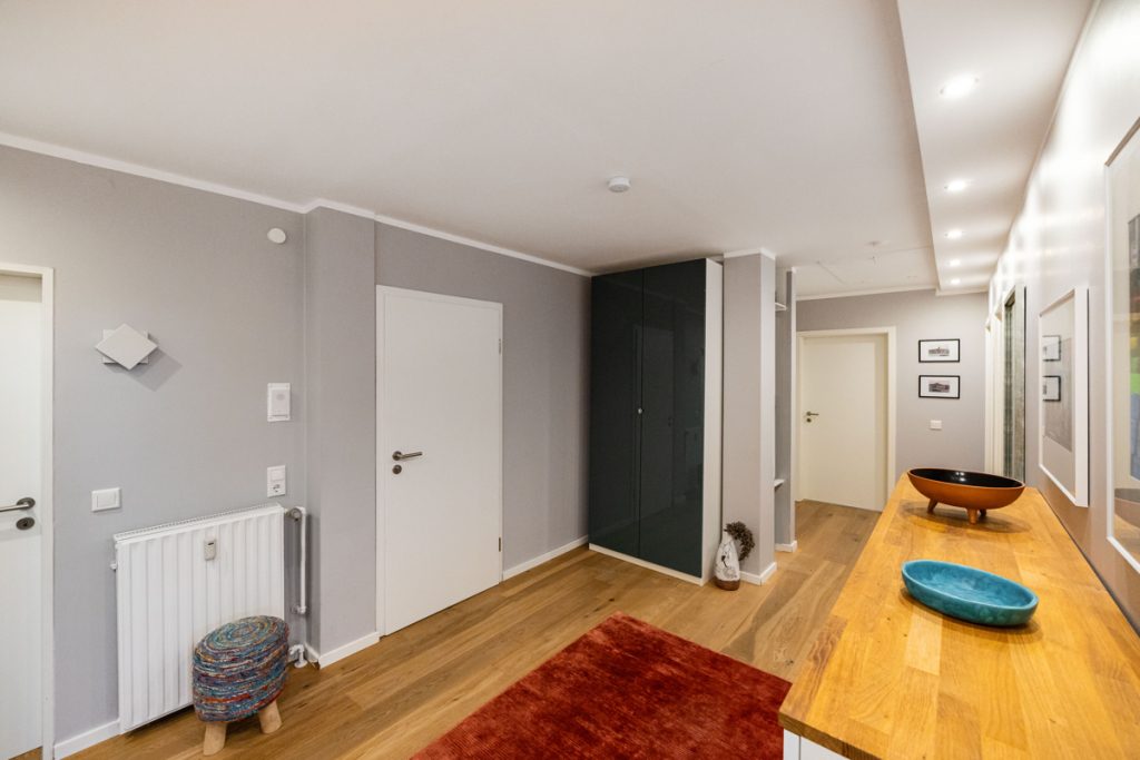 Immobilienangebot - Bielefeld / Sennestadt - Alle - Mit Dachterrasse und Garage
Moderne 4-Zimmer-Eigentumswohnung