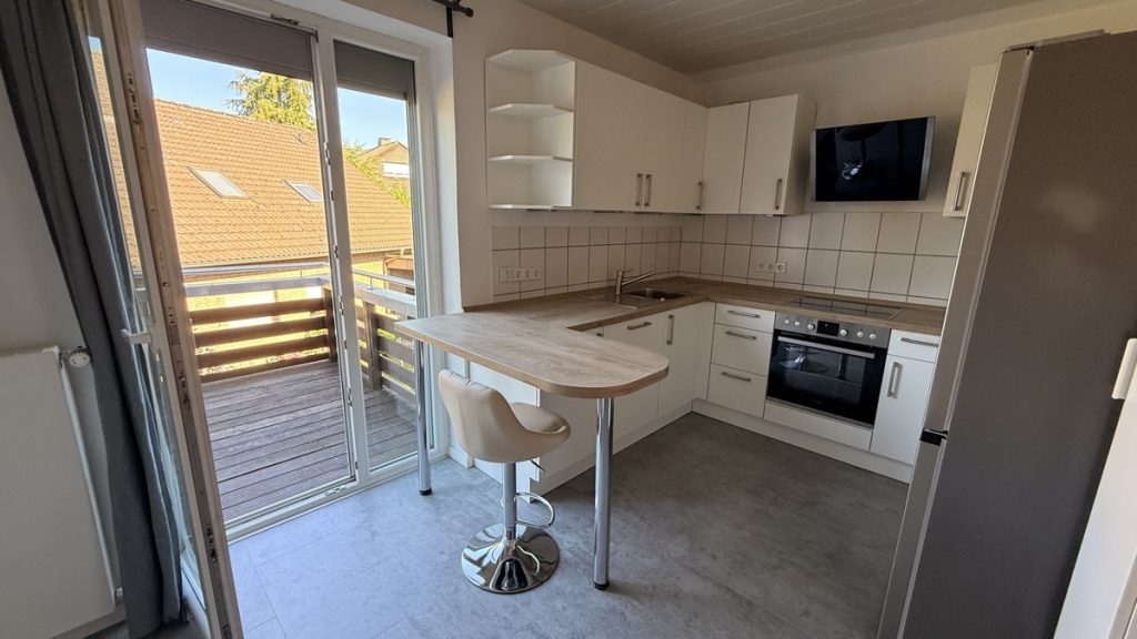 Renoviert, gemütlich, hell – Dachgeschosswohnung mit vielen Extras - Photo 1