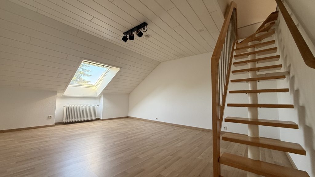 Renoviert, gemütlich, hell – Dachgeschosswohnung mit vielen Extras - Photo 4