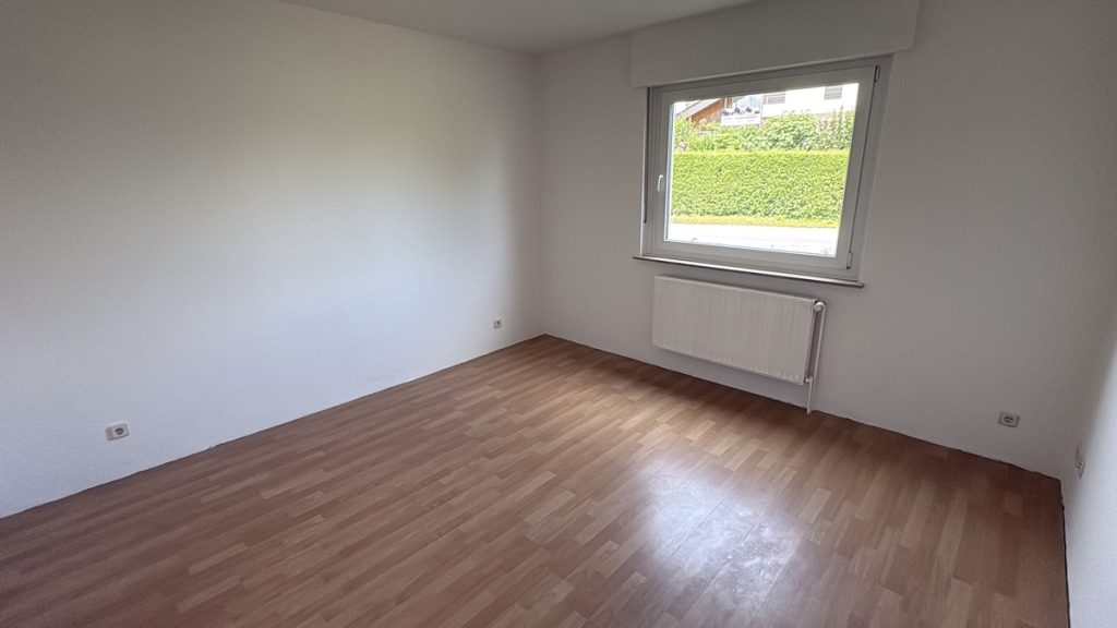 Immobilienangebot - Bielefeld / Brake - Alle - Hell, gepflegt und individuell - 2-Zi.-Mietwohnung in ruhiger Lage!