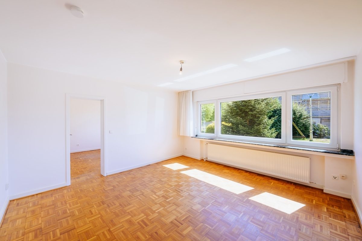 Immobilienangebot - BI-Quelle - Alle - Für große Familien: 3 Eingänge & flexible Möglichkeiten