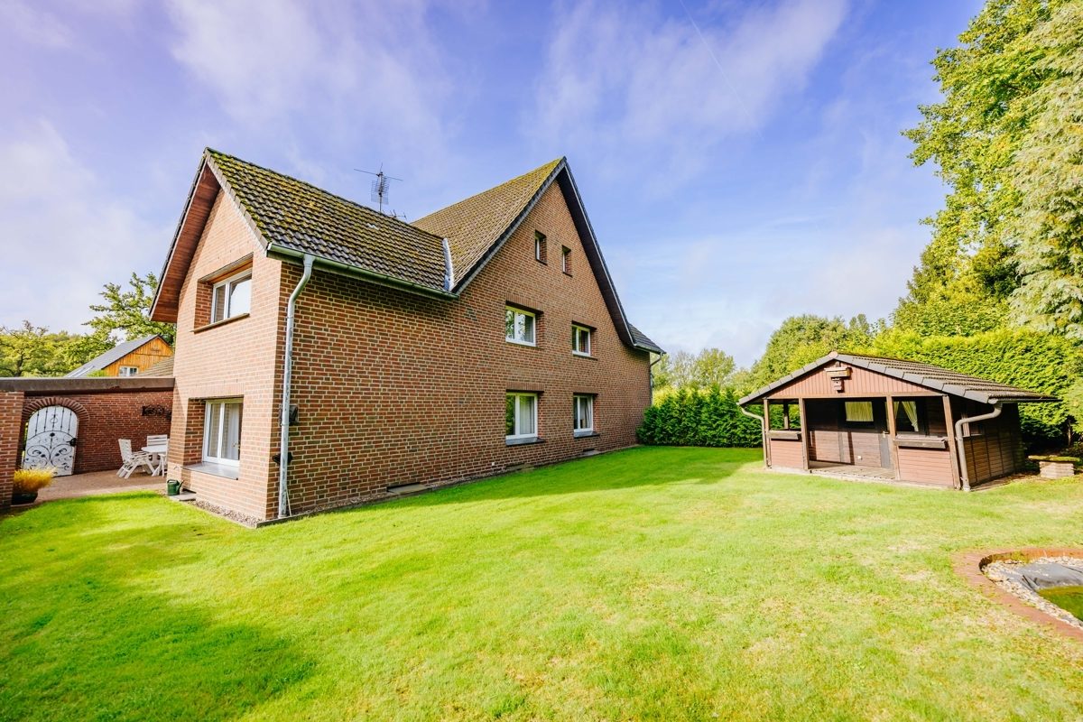 Immobilienangebot - BI-Quelle - Alle - Für große Familien: 3 Eingänge & flexible Möglichkeiten