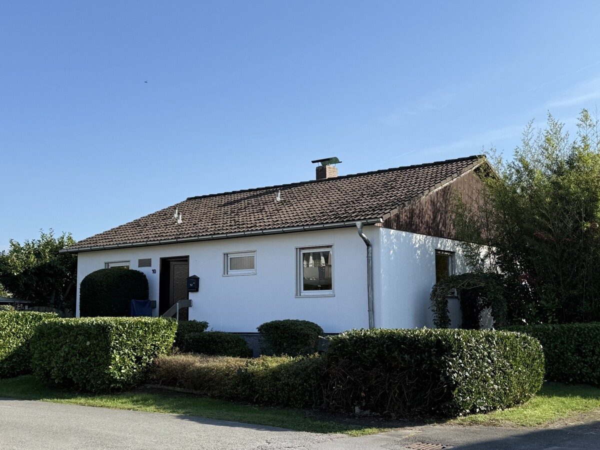 Immobilienangebot - Bielefeld / Sennestadt - Alle - Bungalow mit Garten & Garage für die kleine Familie