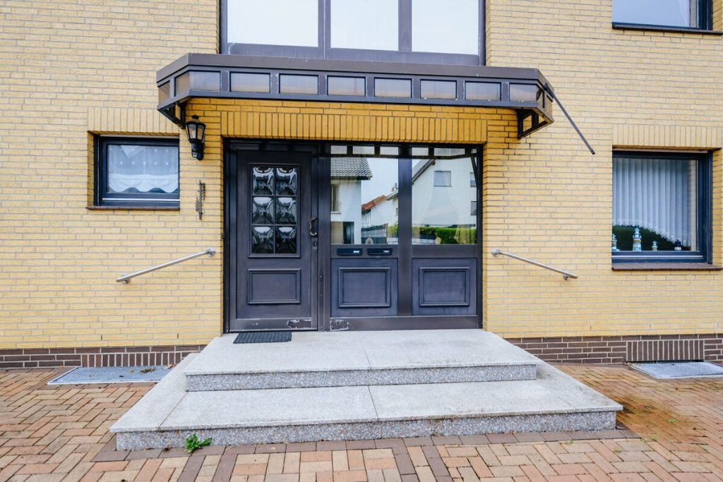 Immobilienangebot - Schloß Holte-Stukenbrock - Alle - Zwei Familien unter einem Dach mit nahezu gleichen Wohnbereichen
