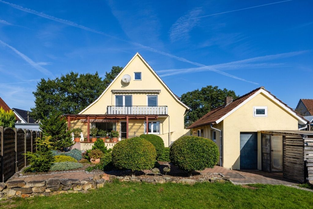 Immobilienangebot - Bielefeld-Senne - Alle - Familienhaus mit Platz für eine oder zwei Familien