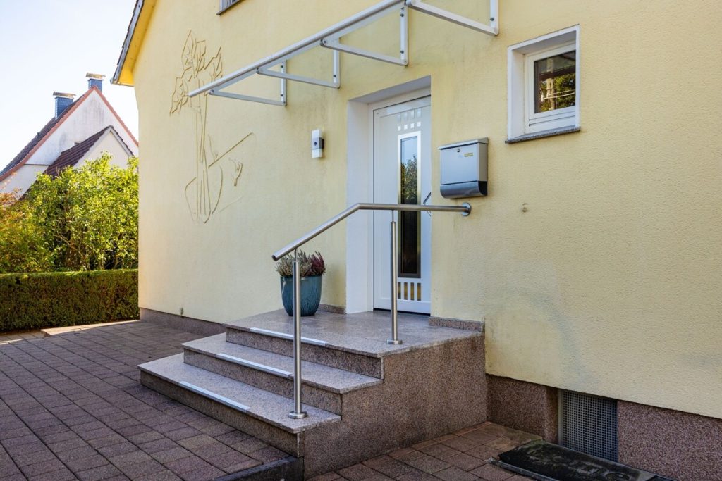 Immobilienangebot - Bielefeld-Senne - Alle - Familienhaus mit Platz für eine oder zwei Familien