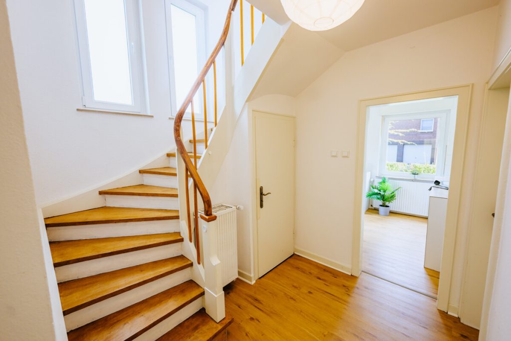 Immobilienangebot - Bielefeld-Brackwede - Alle - Außen klassisch. Innen modernisiert und schick