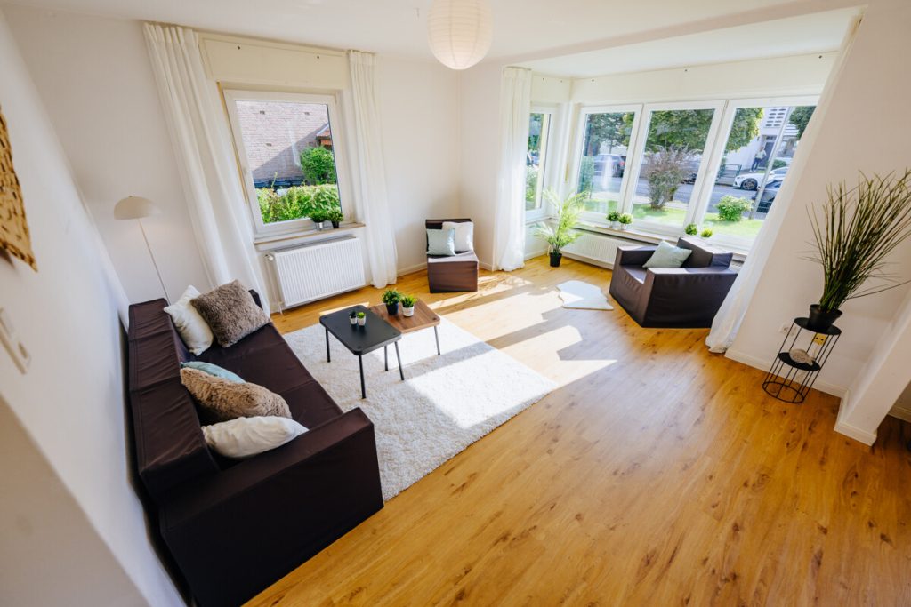 Immobilienangebot - Bielefeld-Brackwede - Alle - Außen klassisch. Innen modernisiert und schick