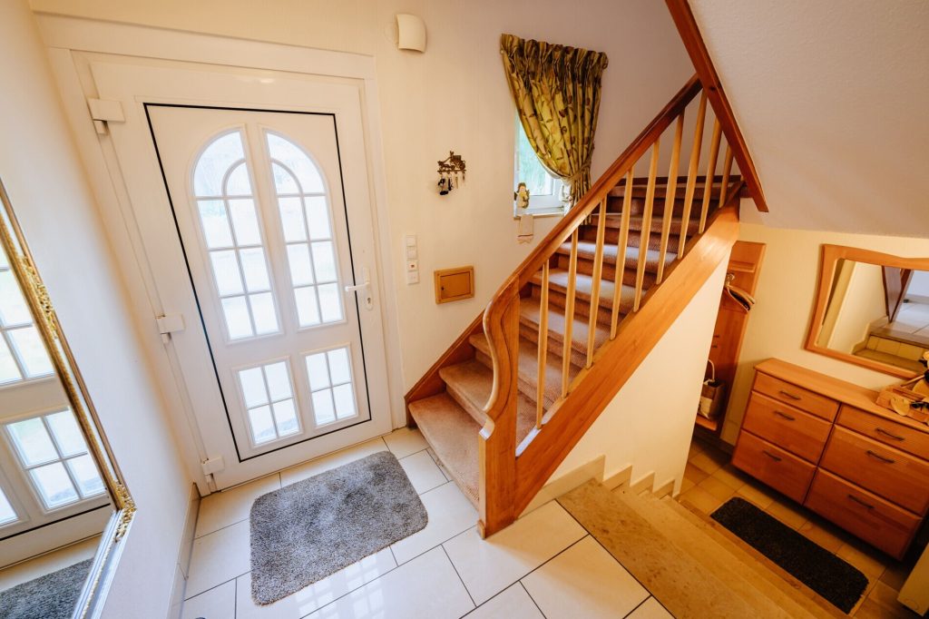 Immobilienangebot - BI - Brackwede - Alle - Zeitgemäß wohnen mit viel Platz und schönem Garten!