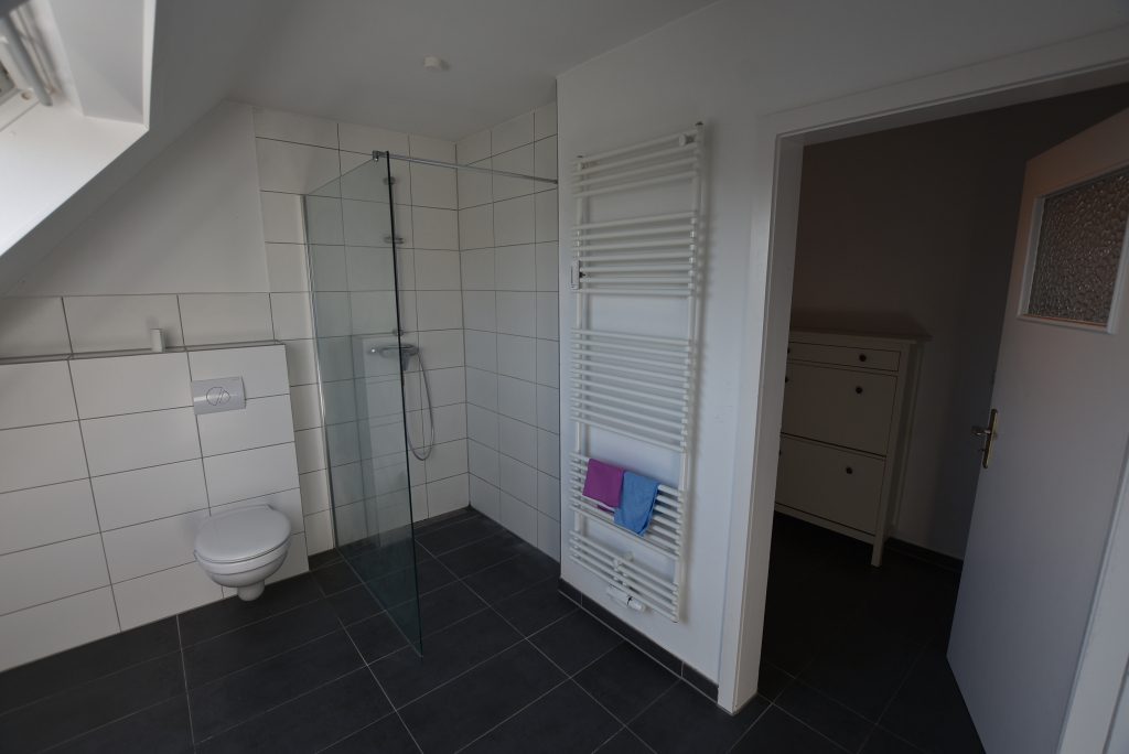 Kunze Immobilien e.K. - Immobilienangebot - 30823 Garbsen - Garbsen - Wohnungen - KUNZE: Gut geschnittene Dachgeschosswohnung in Garbsen