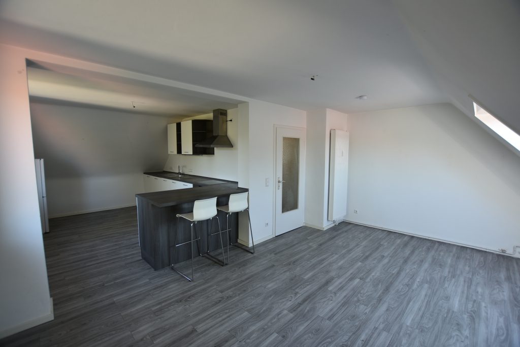 Kunze Immobilien e.K. - Immobilienangebot - 30823 Garbsen - Garbsen - Wohnungen - KUNZE: Gut geschnittene Dachgeschosswohnung in Garbsen