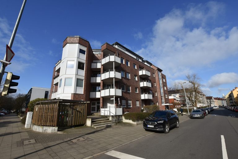 Kunze Immobilien e.K. - Immobilienangebot - 30173 Hannover - Südstadt - Wohnungen - KUNZE: Mit Tiefgarage und Aufzug: Penthousewohnung nur 400 Meter vom Maschsee entfernt