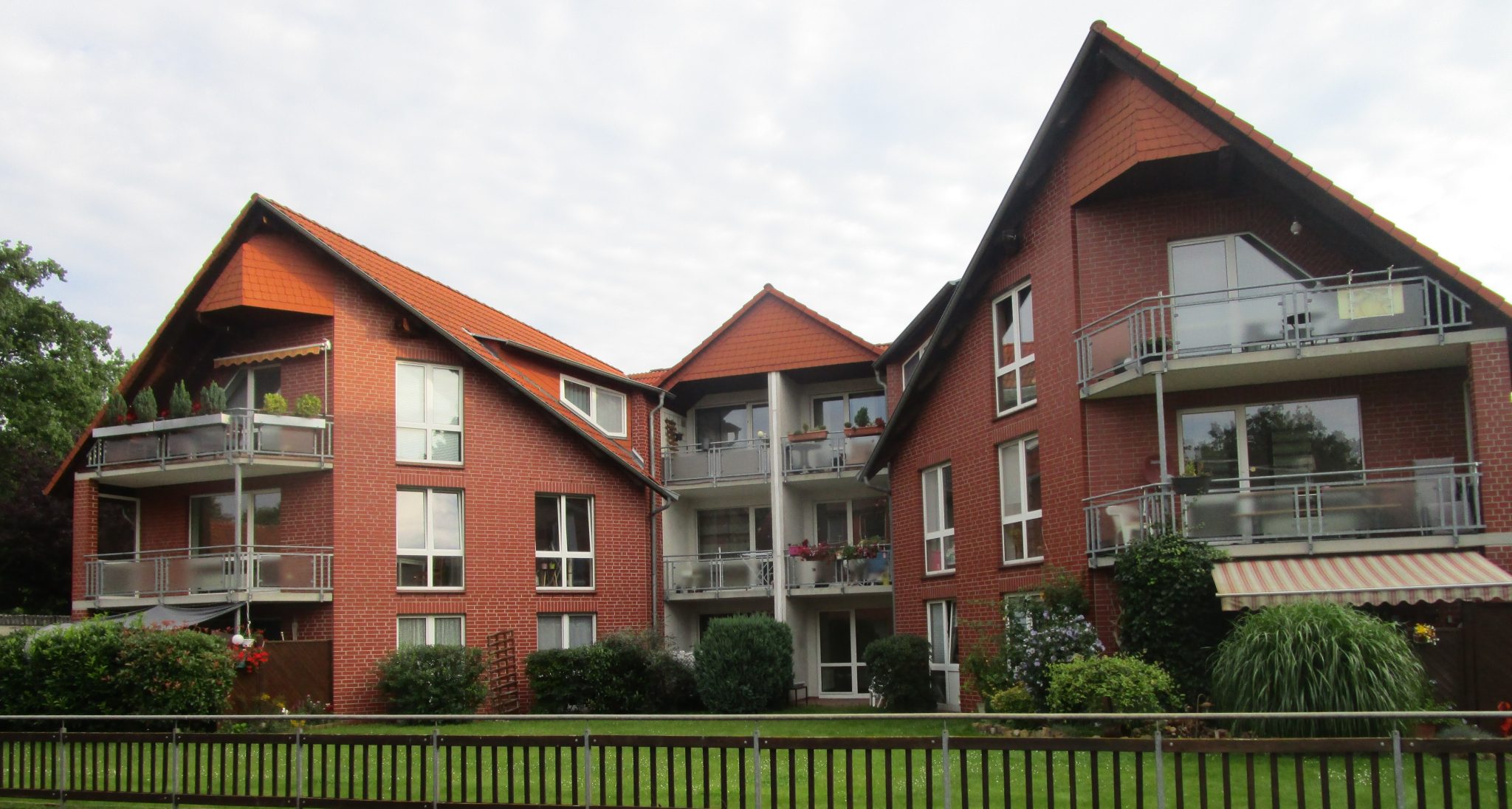 Kunze Immobilien e. K. - Immobilienangebot - 30419 Hannover - Stöcken - Etagenwohnung - KUNZE: 2-Zimmer-Wohnung mit Balkon in Stöcken!