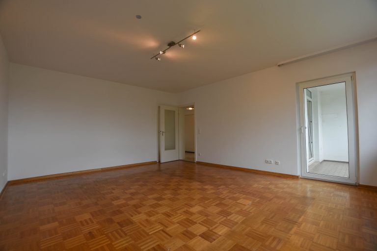 Kunze Immobilien e. K. - Immobilienangebot - 30559 Hannover - Kirchrode - Wohnungen - KUNZE: Mit Fahrstuhl und einem schönen Ausblick über Kirchrode