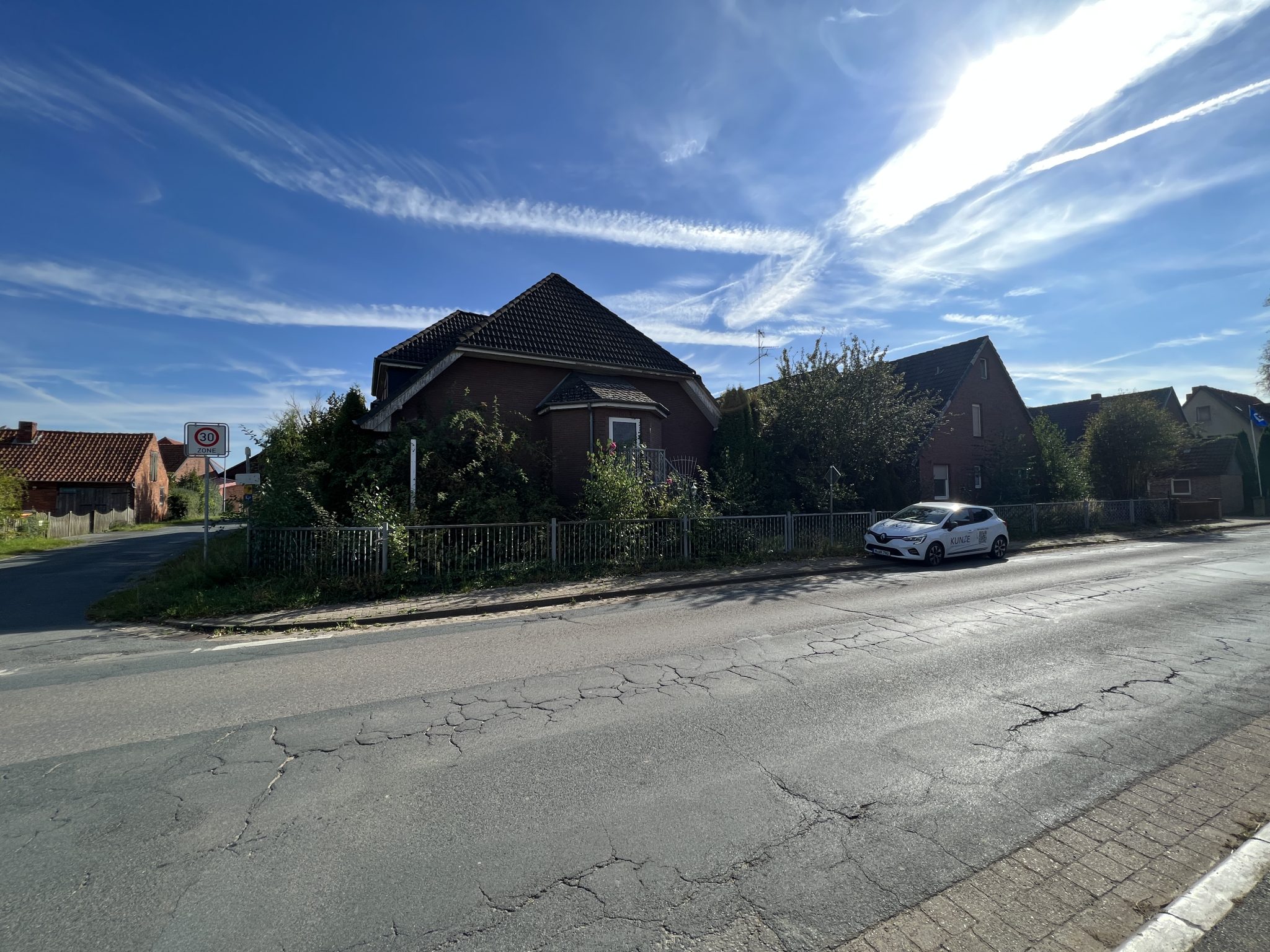 Kunze Immobilien e. K. - Immobilienangebot - 31535 Neustadt - Neustadt am Rügenberge - Anlage-/Investmentobjekte - KUNZE: Vielfältig Nutzbares Gebäude