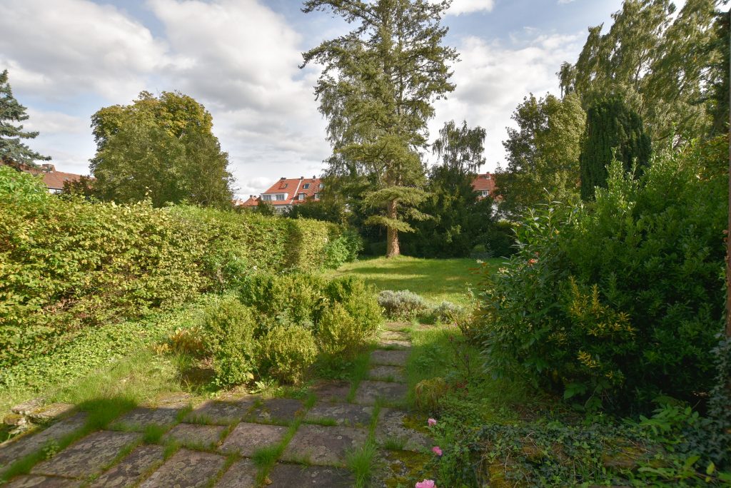 000KurzGarten Kunze Immobilien e. K. - Immobilienangebot - 30173 Hannover - Bult - Doppelhaushälfte - KUNZE: Provisionsfrei: ca. 719m² Grundstück mit sanierungsbedürftiger Doppelhaushälfte auf der Bult